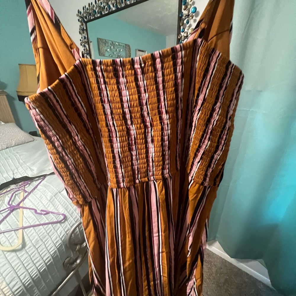 Dress - Picture 3 of 4